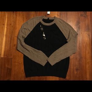 NEW WITH TAGS Men’s Banana Republic Sweater